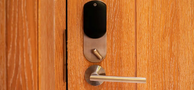 Automatic Locking Door Knob Florence-Graham
